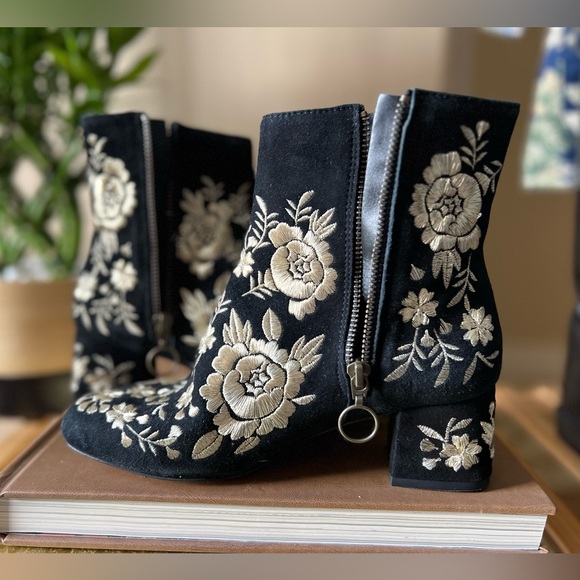 Johnny Was Gold Embroidered, Black Velvet Booties - Picture 7 of 10